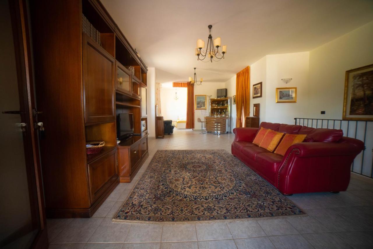 Villa Patrizia-Luxury Villa Моттола Экстерьер фото